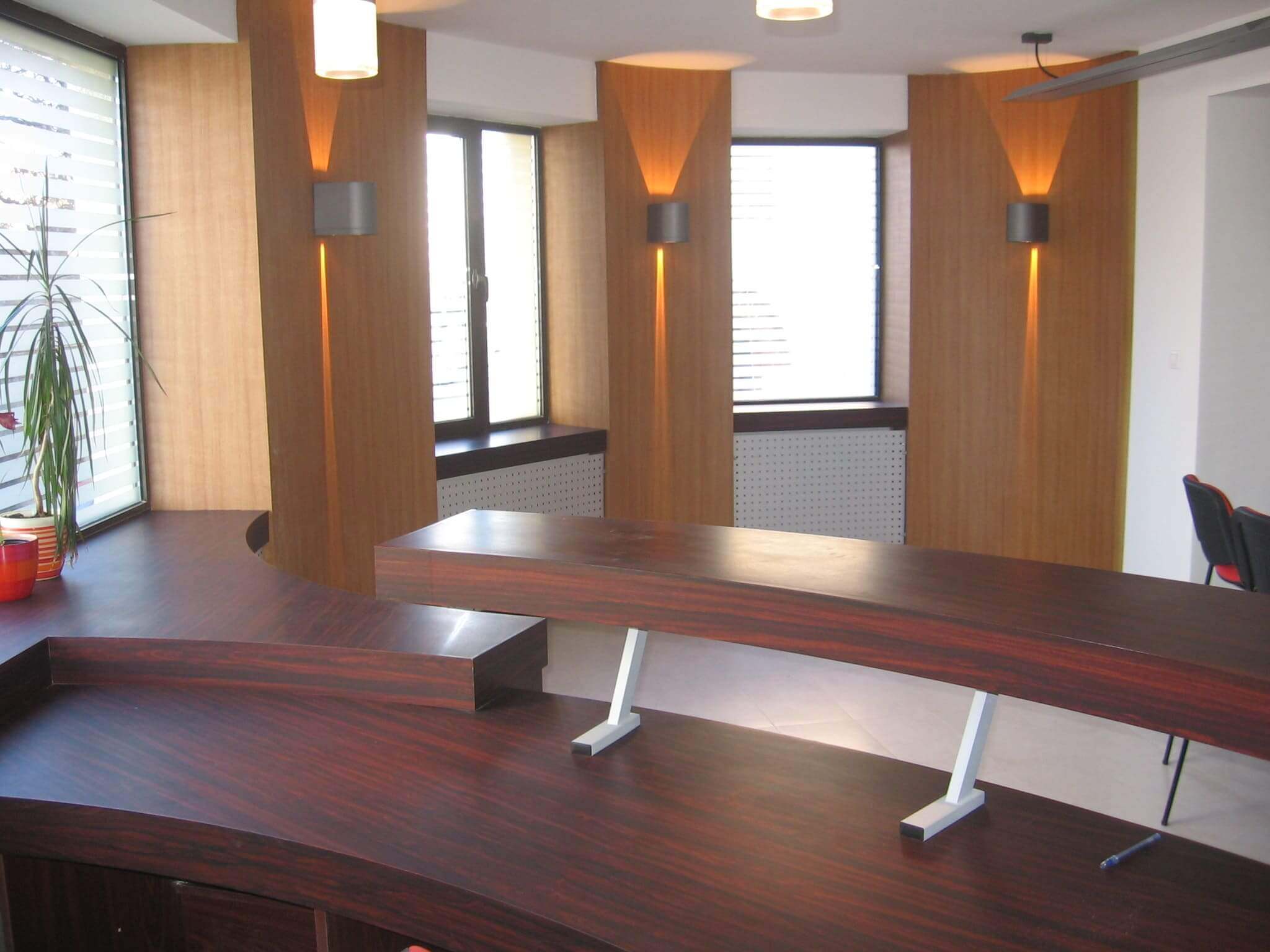 dinoc-columns-1
